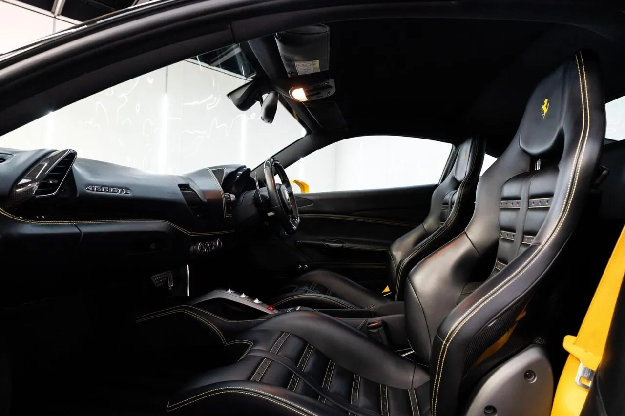 Ferrari 488 2016 photo 2