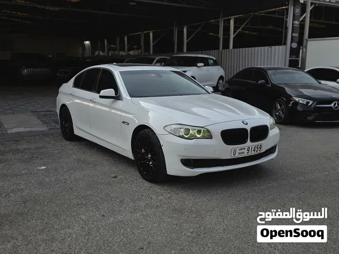 BMW 5 Series 2011 photo 2