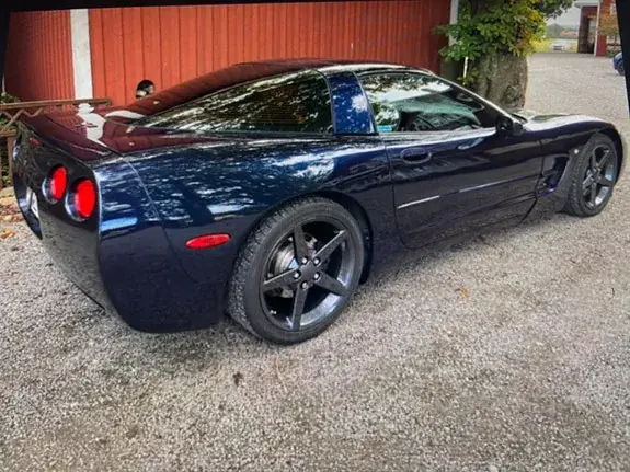 Chevrolet Corvette 2000 photo 2