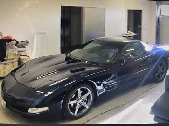 Chevrolet Corvette 2000 photo 3