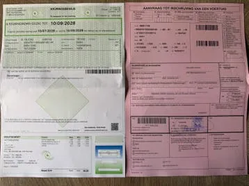 BMW 3 Series 2011 photo 2