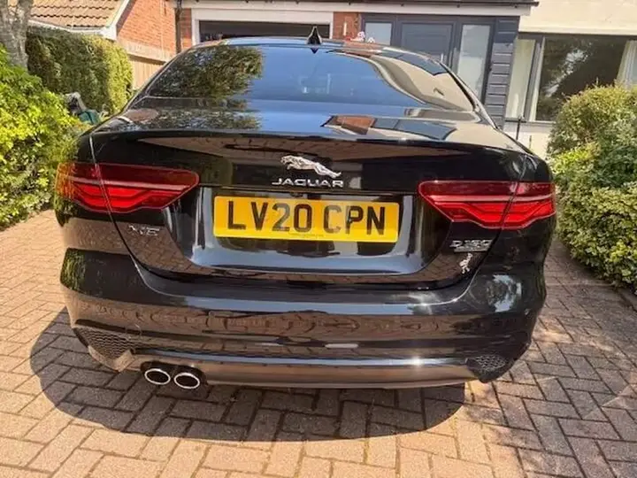 Jaguar Xe 2020 photo 3