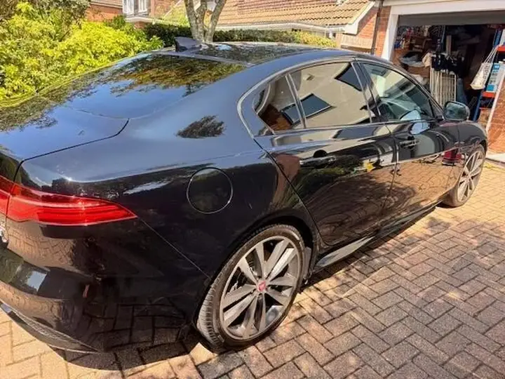 Jaguar Xe 2020 photo 4