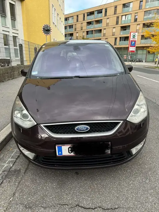 Ford Galaxy 2009 photo 3