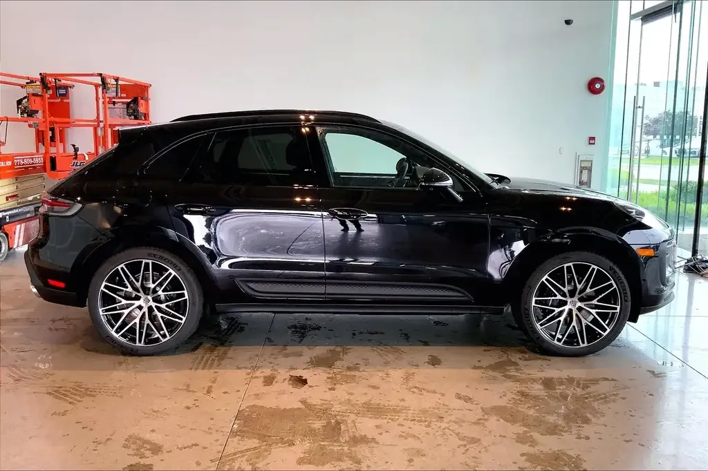Porsche Macan 2025 photo 4