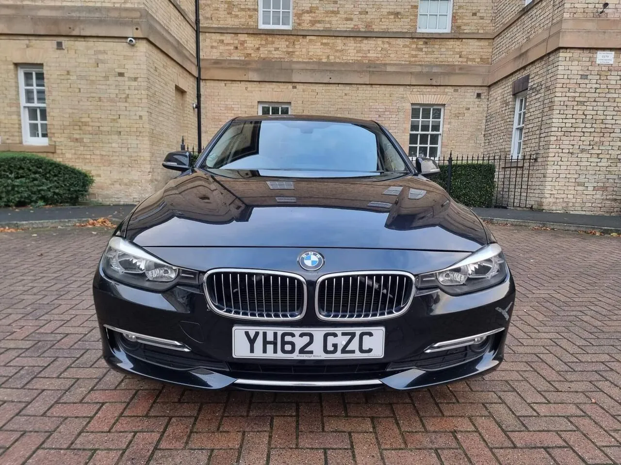 BMW 3 Series 2012 photo 2