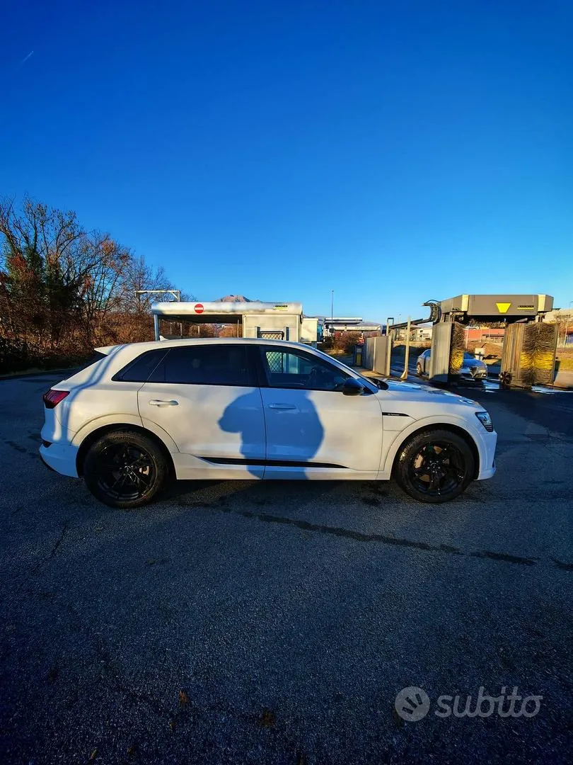 Audi E-Tron 2020 photo 2