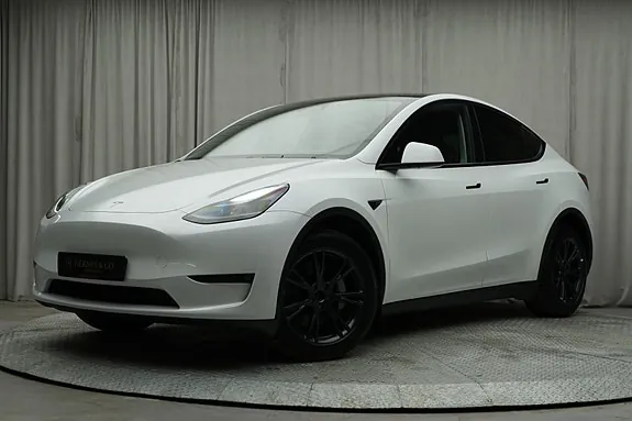 Tesla Model Y 2024 photo 2
