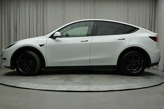 Tesla Model Y 2024 photo 4
