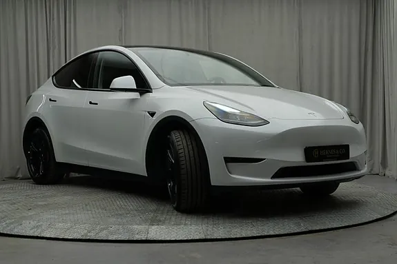 Tesla Model Y 2024 photo 3
