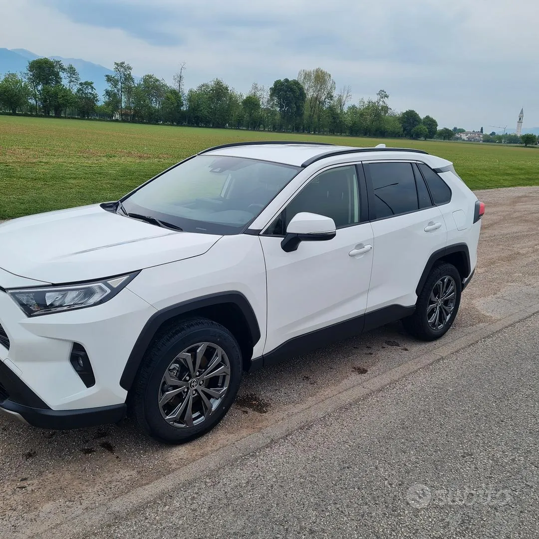 Toyota Rav4 2022 photo 3