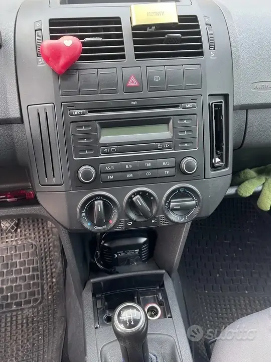 Volkswagen Polo 2006 photo 5