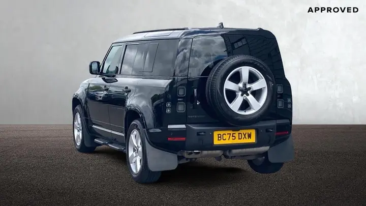 Land Rover Defender 110 2026 photo 2
