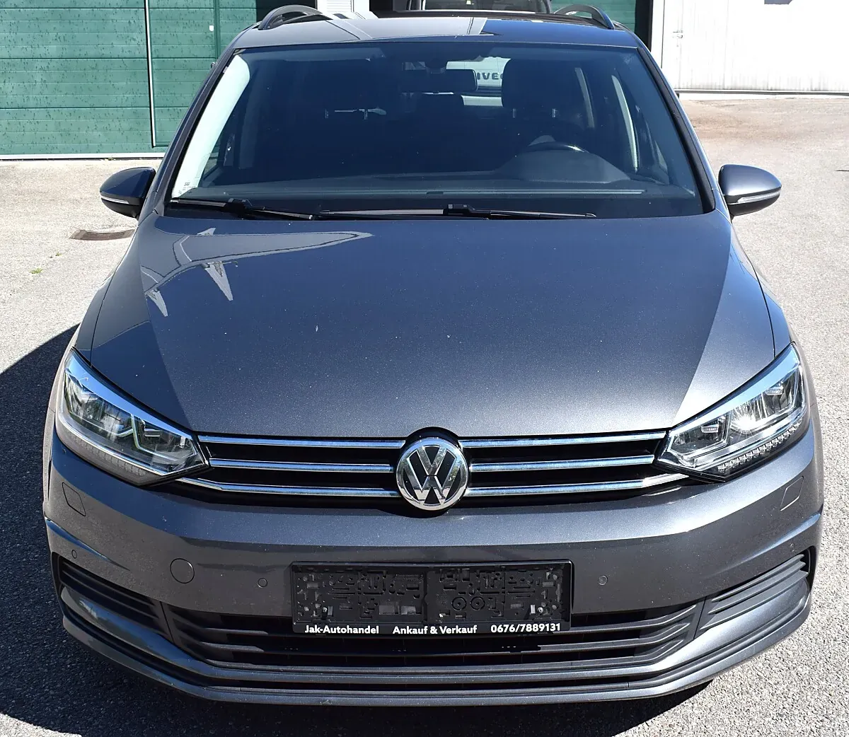Volkswagen Touran 2018 photo 2