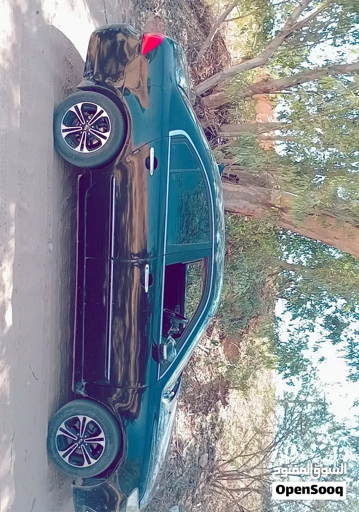 Kia Lotze 2010 photo 3