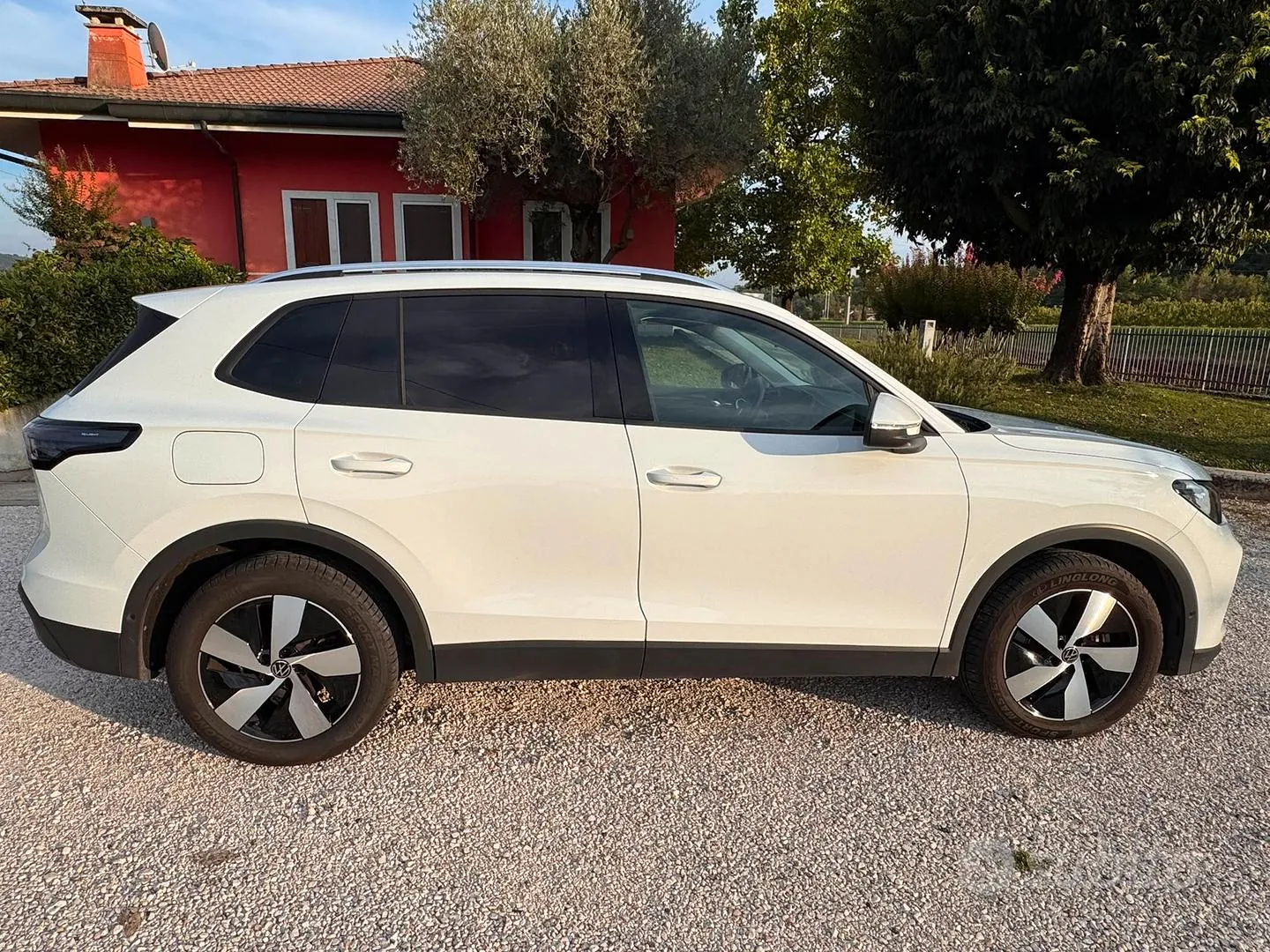 Volkswagen Tiguan 2024 photo 3