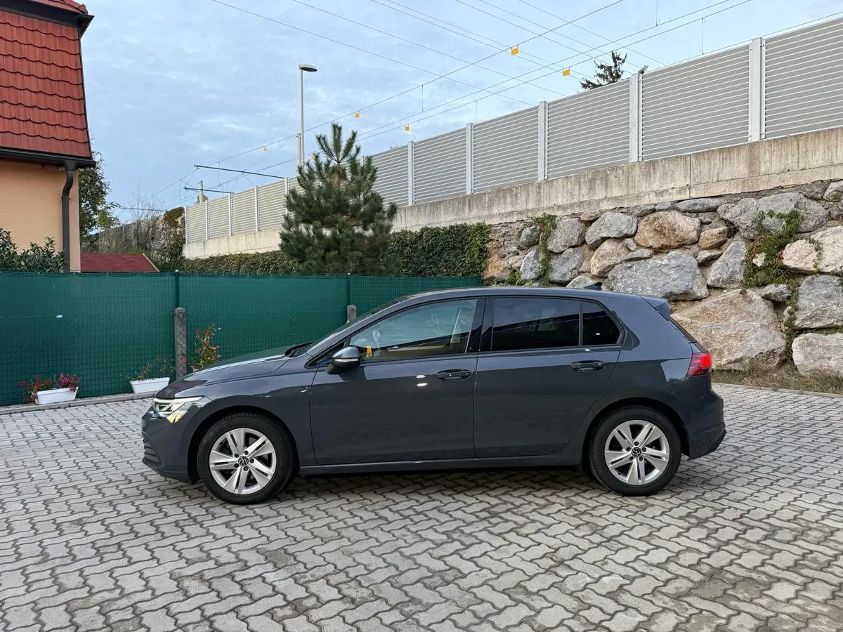 Volkswagen Golf 2022 photo 2