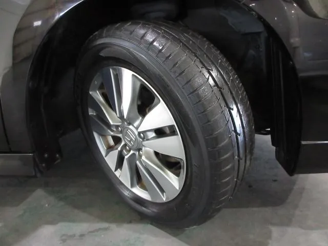 Honda Stepwgn 2012 photo 2