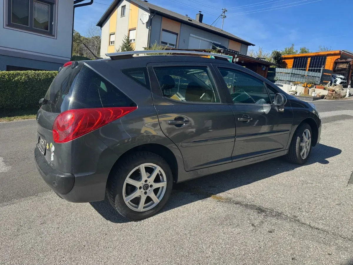 Peugeot 207 2009 photo 2
