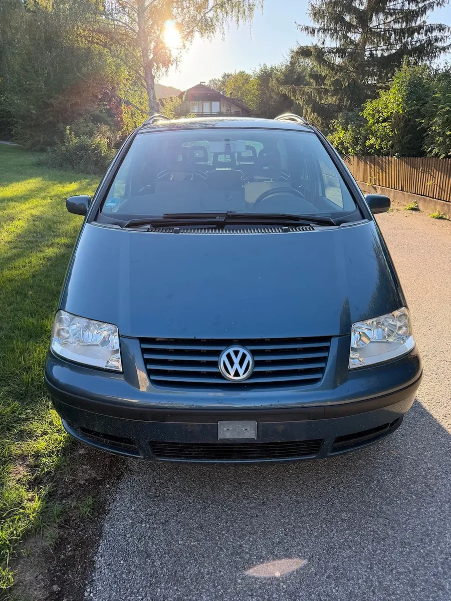 Volkswagen Sharan 2002 photo 2