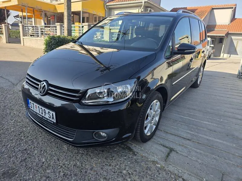 Volkswagen Touran 2010 photo 2
