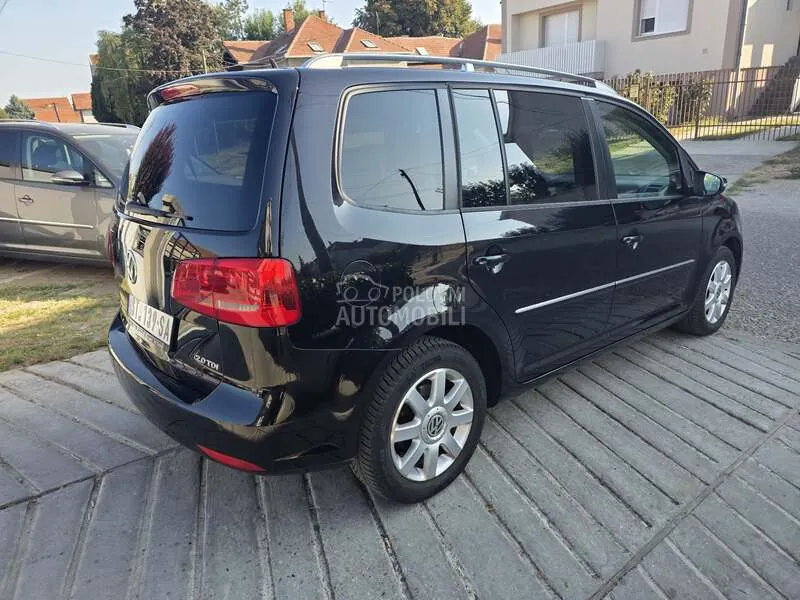 Volkswagen Touran 2010 photo 5
