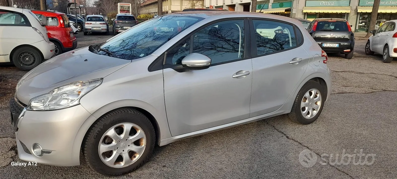 Peugeot 208 2015 photo 2