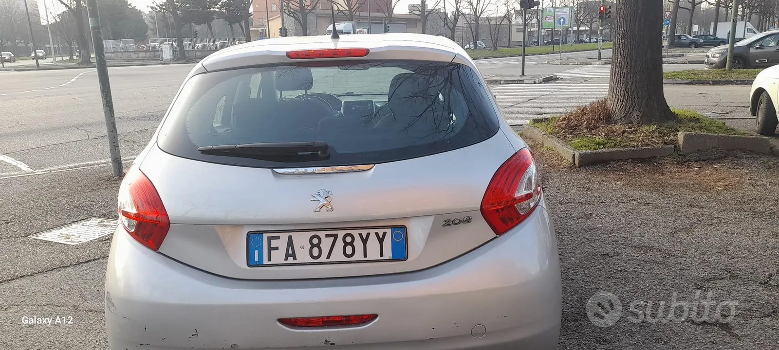 Peugeot 208 2015 photo 5