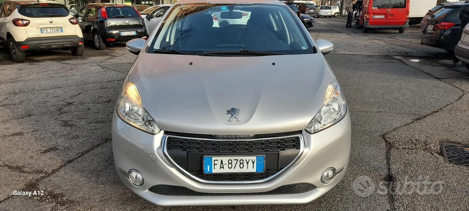 Peugeot 208