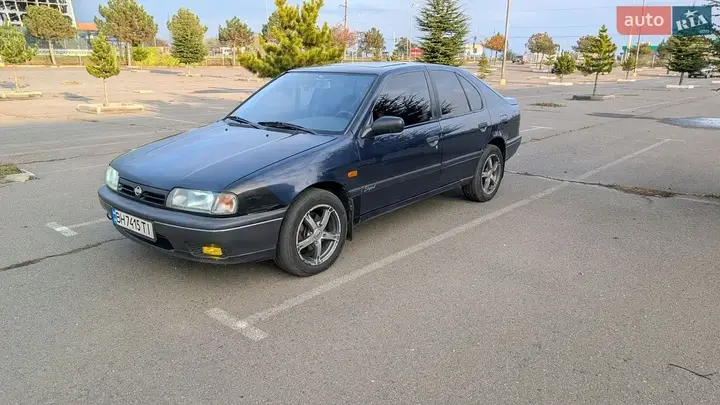 Nissan Primera 1993 photo 3