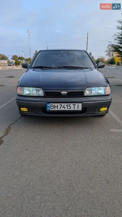 Nissan Primera 1993 photo 2
