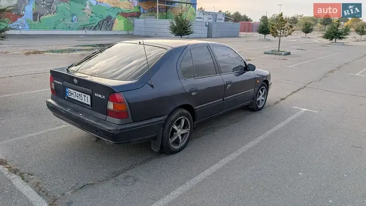 Nissan Primera 1993 photo 5