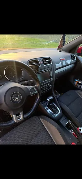 Volkswagen Golf 2011 photo 2