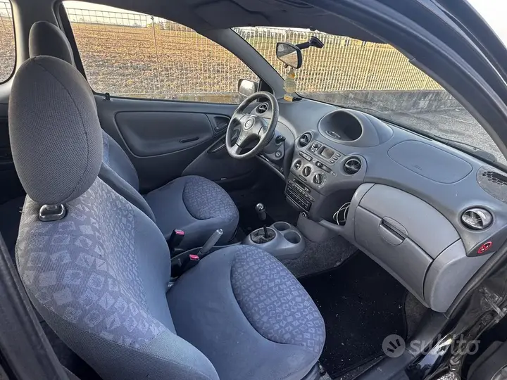 Toyota Yaris 2002 photo 5