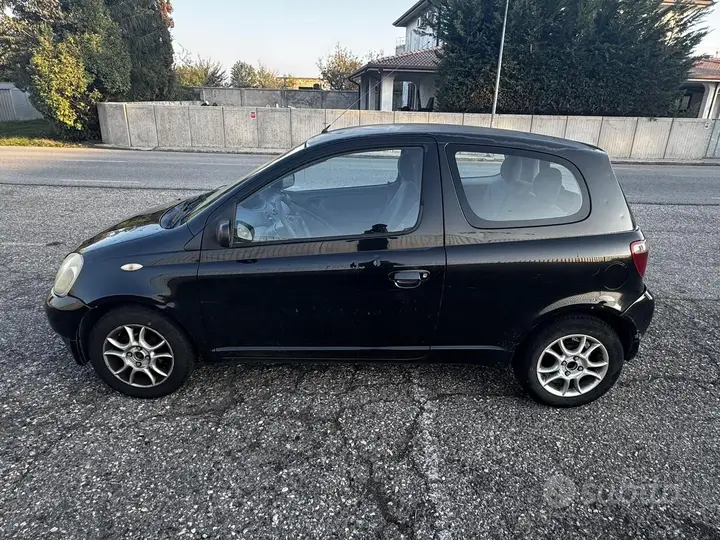 Toyota Yaris 2002 photo 2