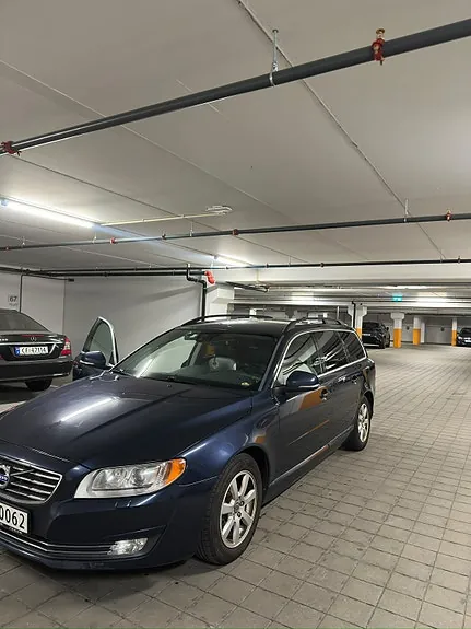 Volvo V70 2014 photo 2