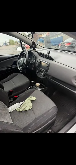 Toyota Yaris 2015 photo 3