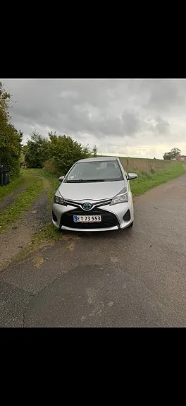 Toyota Yaris 2015 photo 4