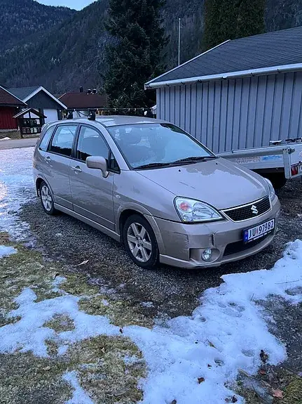 Suzuki Liana