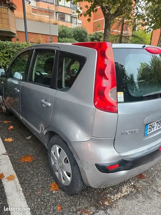 Nissan Note 2006 photo 2