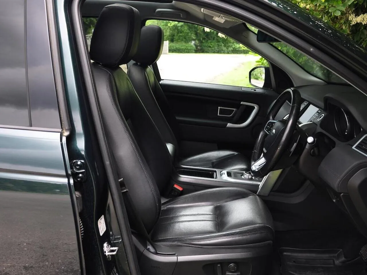 Land Rover Discovery Sport 2016 photo 3