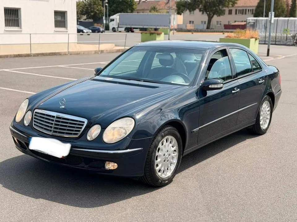 Mercedes-Benz E 240