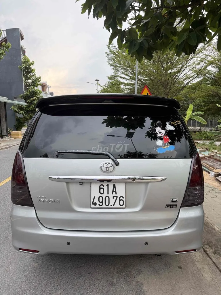 Toyota Innova 2010 photo 2