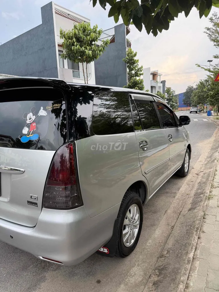 Toyota Innova 2010 photo 3