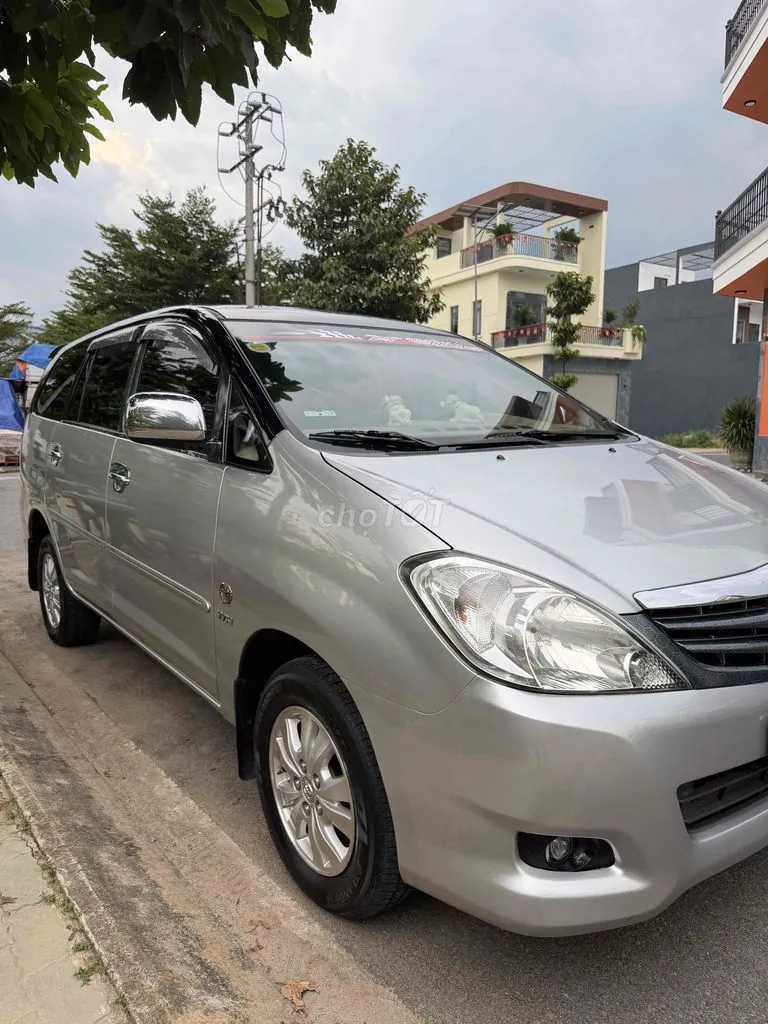 Toyota Innova 2010 photo 5