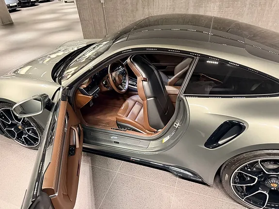 Porsche 911 Turbo S 2022 photo 5