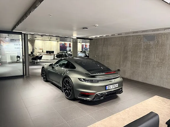 Porsche 911 Turbo S 2022 photo 2