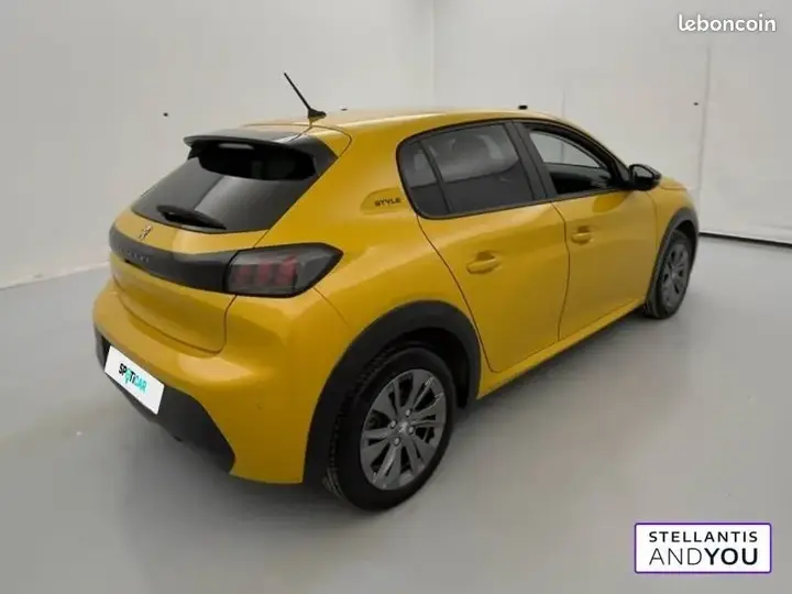 Peugeot 208 2023 photo 5
