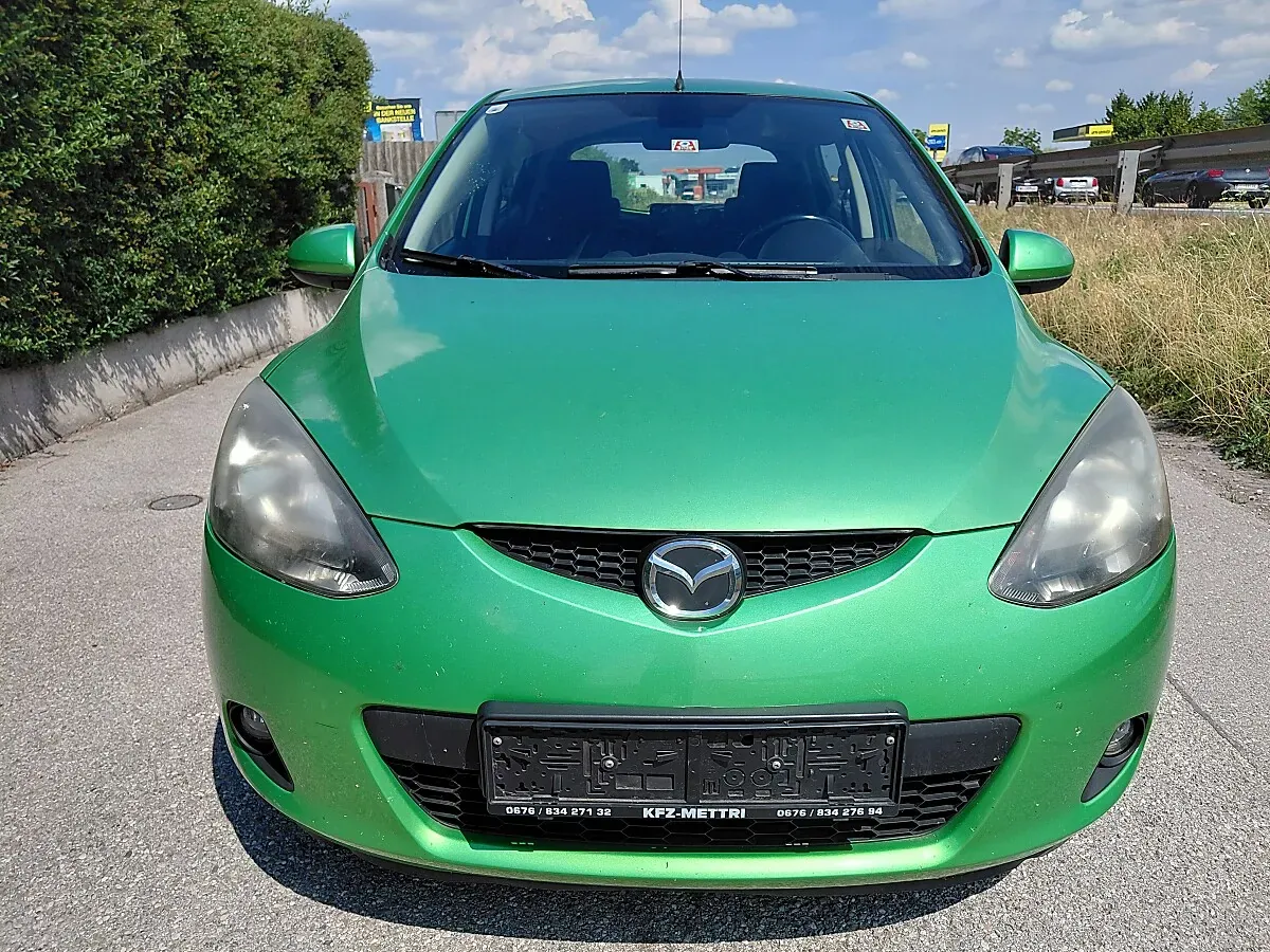 Mazda Mazda2 2008 photo 2