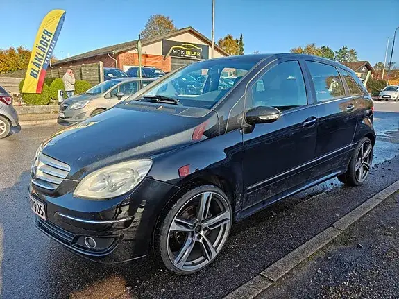 Mercedes-Benz B 180 2008 photo 2